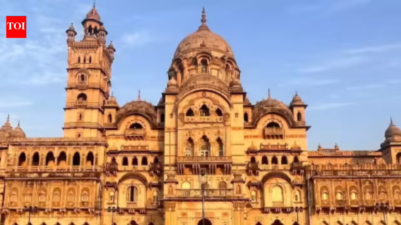 8 stunning facts about the world's largest private home