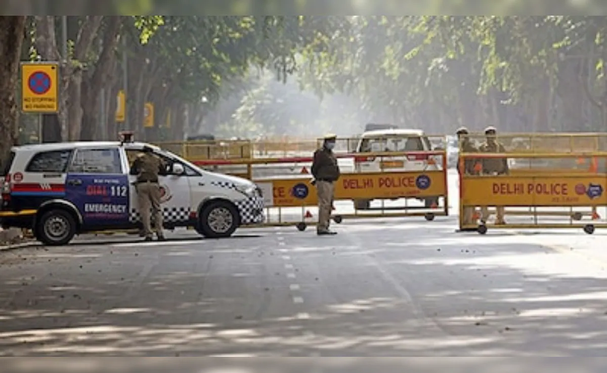 Delhi Traffic Advisory: नवरात्रि के चलते दिल्ली में ट्रैफिक अलर्ट, इन रास्तों पर लग सकता है भारी जाम, निकलने से पहले जान लें