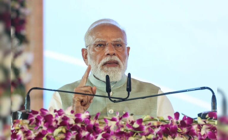 PM मोदी ने UAE के राष्ट्रपति से बात की, जानिए स्ट्रेट ऑफ होर्मुज को लेकर क्या हुई चर्चा?