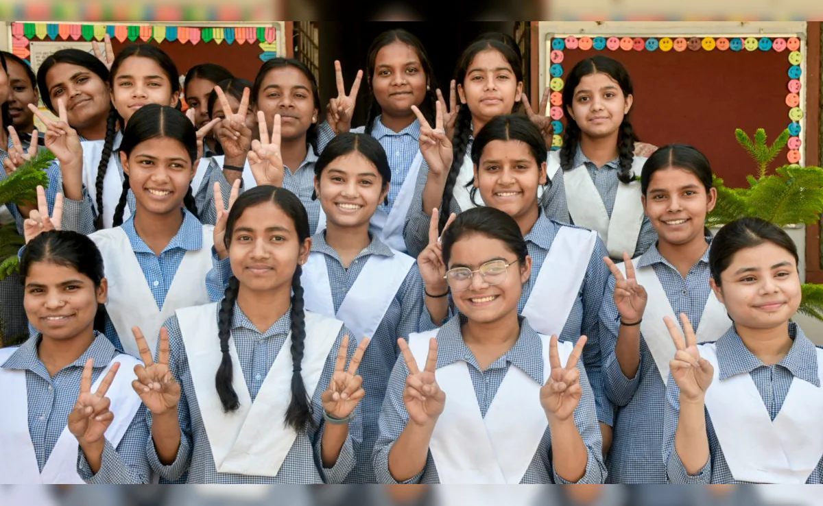 ICSE ISC Results 2026 OUT LIVE: रिजल्ट जारी होते ही ICSE की वेबसाइट डाउन, Digilocker पर करें चेक