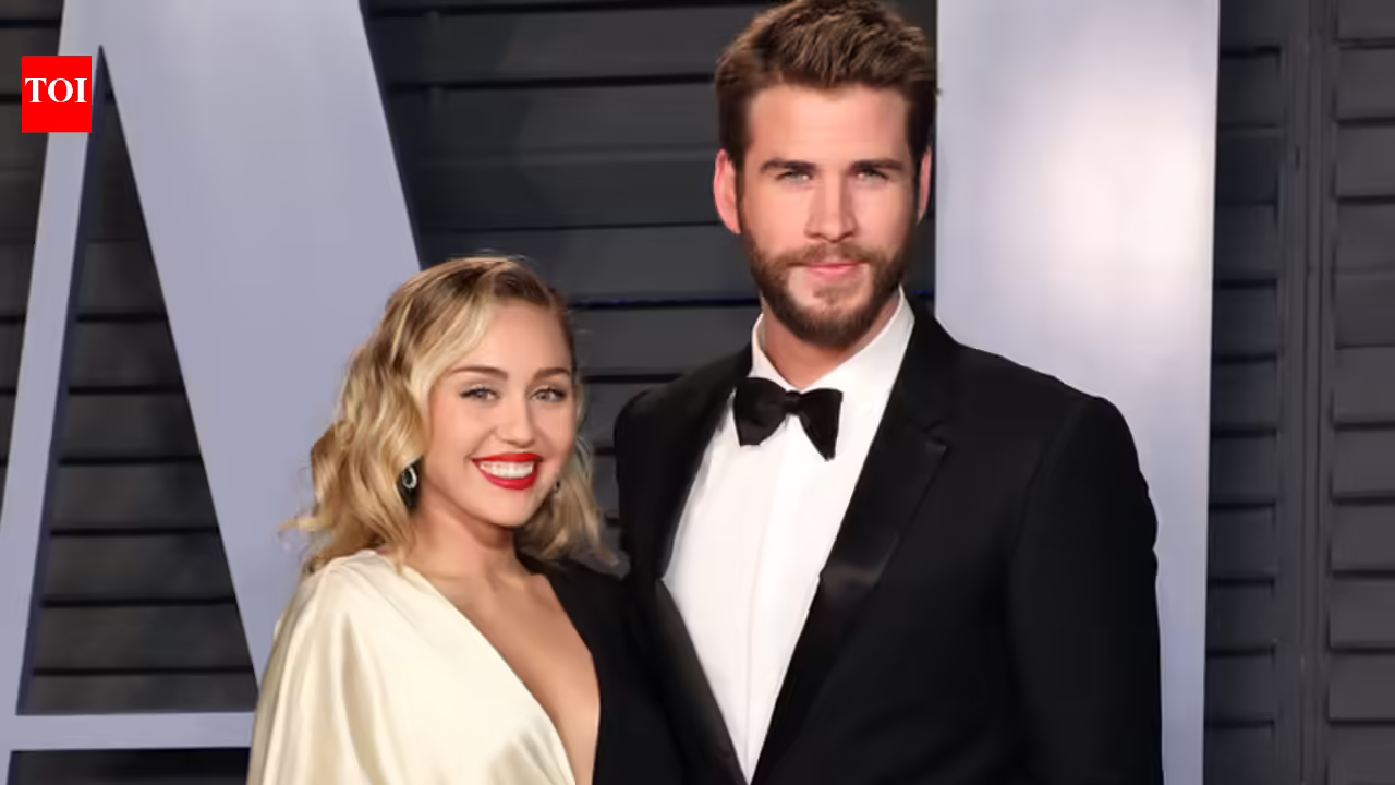 Miley Cyrus’ alleged leaked DMs with Liam Hemsworth are breaking the Internet right now