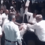 VIDEO: कोर्ट परिसर में ‘दंगल’! वकीलों ने युवक को ईंट से पीटा, जमकर चले लात और घूंसे 