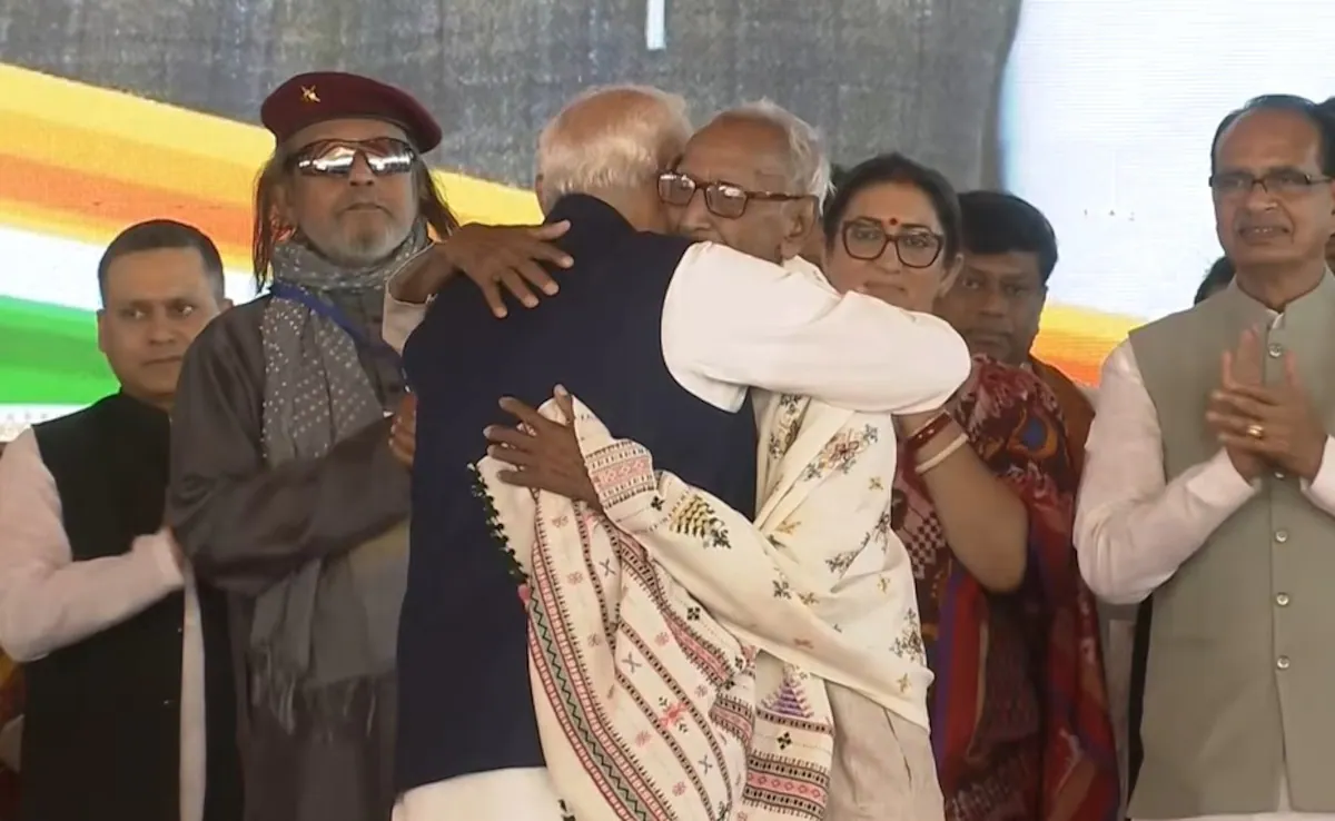 West Bengal CM Oath Ceremony Live: शुभेंदु अधिकारी बने बंगाल के नए CM, अग्निमित्रा, दिलीप घोष समेत इन 4 नेताओं ने ली मंत्री पद की शपथ | Suvendu Adhikari Oath Ceremony LIVE Updates