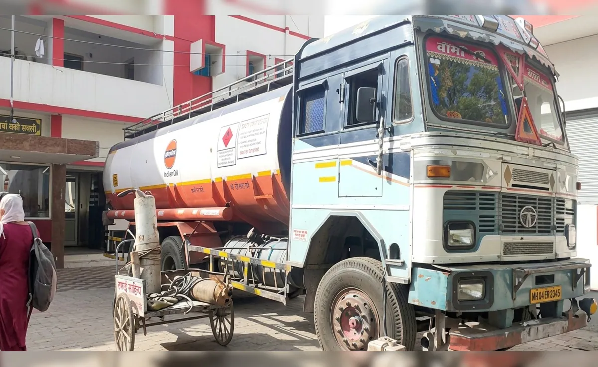 गैस कटर से कटते थे ताले, मिनटों में गायब होता था हजारों लीटर पेट्रोल;  IOCL डिपो के पास पुलिस का बड़ा एक्शन!