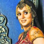चंद्रकांता की विषकन्या 58 साल की उम्र में भी दिखती हैं बला की खूबसूरत, बनी बॉलीवुड के खूंखार विलेन के घर की बहू, देखें ताजा तस्वीरें