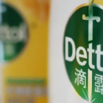 Dettol का 'टॉक्सिक पुरुषों' वाला विज्ञापन चीन में पड़ा भारी, चौतरफा घिरने के बाद कंपनी ने मांगी माफी | Dettol apologises after ad to clean up toxic men backfires in China