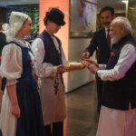 अलग अंदाज में सुनाया वंदे मातरम्, सामने परोसा ब्रेड और नमक... स्लोवाकिया में PM मोदी का यूं हुआ खास स्वागत | PM Modi welcomed in Slovakia with rendition of Vande Mataram tradition of bread and salt