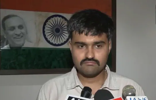 अहमदाबाद विमान हादसे का 1 साल: भावुक हुए पूर्व CM विजय रूपाणी के बेटे, जांच पर कही ये बड़ी बात | It is wrong to speak about this publicly says Rishabh Rupani on the Ahmedabad plane crash