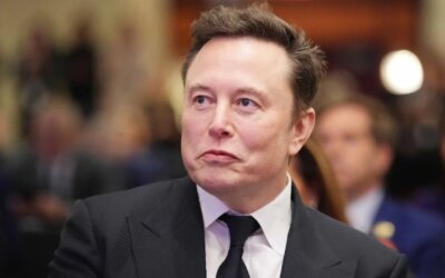 एलन मस्क बने दुनिया के सबसे अमीर शख्स, SpaceX के शेयरों उछाल के बाद बने पहले खरबपति | Elon Musk becomes the world's richest person; becomes the first trillionaire following a surge in SpaceX shares