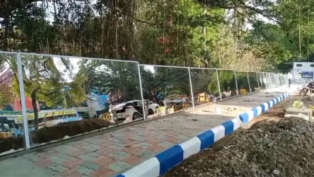 खुले में पेशाब की तो जाएगी इज्जत, अब तो शर्म करो! रोहतक में लगी शीशे वाली दीवार | mirror install to stop urination on wall and CCTV in open areas in rohtak