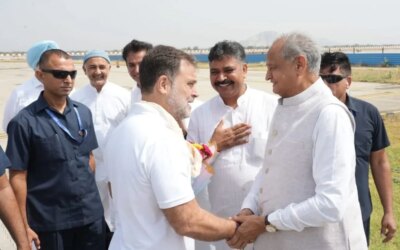 नजरें नहीं मिलीं, सिर्फ हाथ मिले! क्या पुष्कर में राहुल गांधी ने दे दिया बड़ा राजनीतिक संदेश?