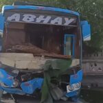 नोएडा में महामाया फ्लाईओवर के पास हादसा, फर्रुखाबाद से दिल्ली जा रही बस पलटी, कई लोग घायल