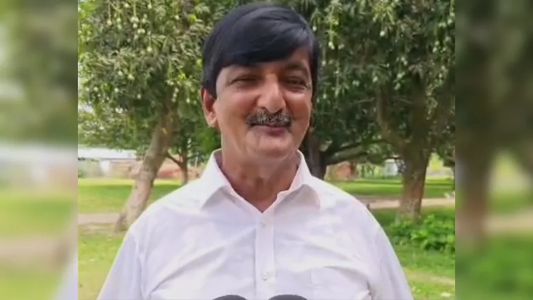 बिहार में मोदी, चितरंजन दास और विवेकानंद आम की धूम, मैंगो मैन के स्वादिष्ट आमों की दीवानी हुई दुनिया