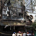 दिल्ली के मालवीय नगर में आग के बाद बिल्डिंग की कुछ ऐसी हो गई हालत.