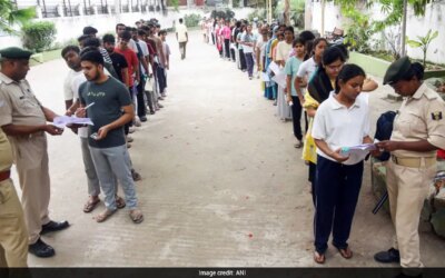 यूपी पुलिस सिपाही भर्ती परीक्षा 2026 आज, दो शिफ्ट में होगा एग्जाम, हर केंद्र पर हाई लेवल निगरानी