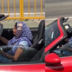 सूट-सलवार पहन महिला ने दौड़ाई करोड़ों की Porsche, सोशल मीडिया पर मिला 'Desi Baddie' का टैग | Woman Drives Porsche in Salwar Kameez Viral Video