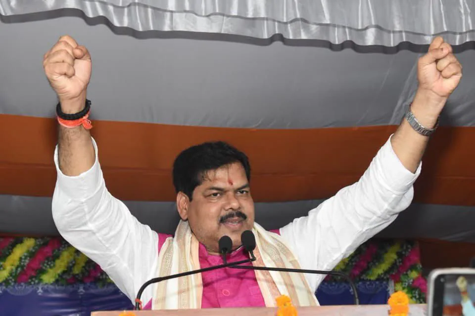 स्कूल बाउंड्री से निकलते शिक्षक एब्सेंट, ट्रांसफर की झंझट खत्म; शिक्षा मंत्री ने बताया बिहार सरकार का प्लान | bihar teacher attendance and transfer new rule Education Minister Mithilesh Tiwari Describes government plan to changes in education department